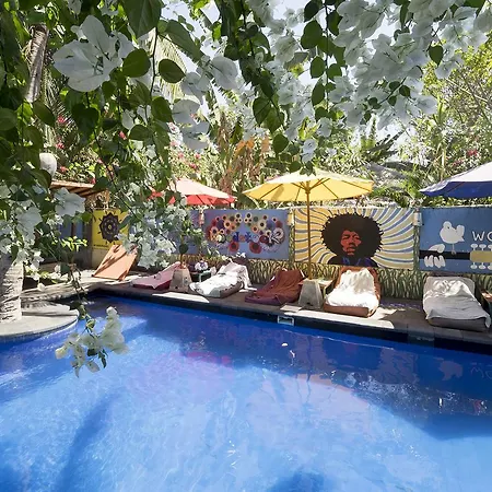 Woodstock Gili - Garden And Bungalows Hotel
